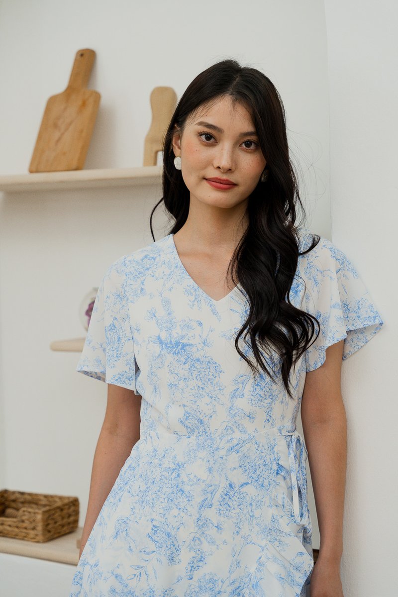 Emerie Signature Ruffle Dress In Blue (XS)