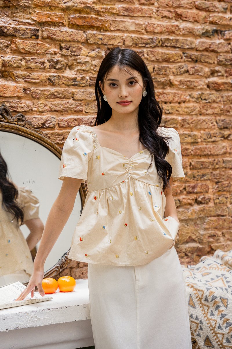 Sloanne Embroidered Sweetheart Top In Cream (XS)
