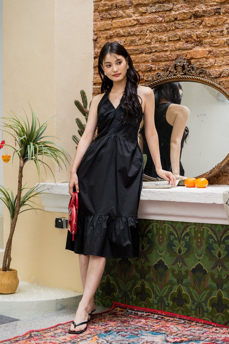 Harlow Halter V-neck Midi Dress In Black