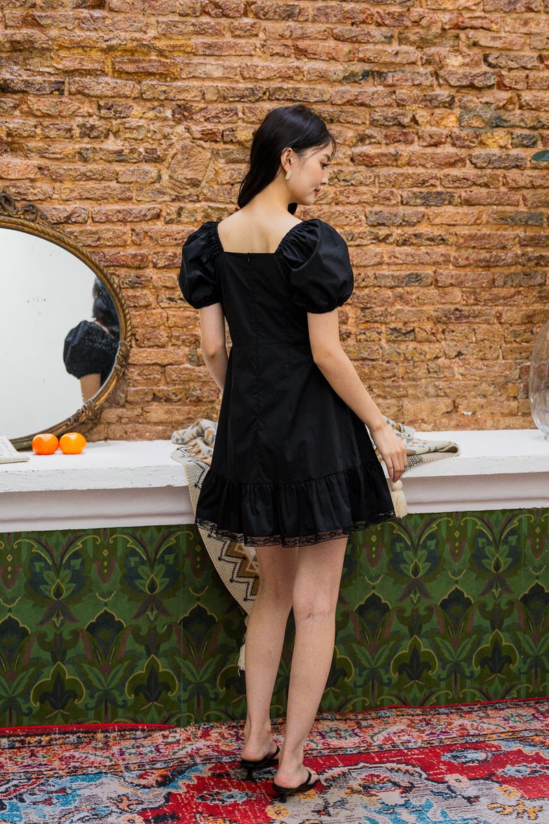 Leighton Empire Waist Lace Hem Dress In Black (XS)