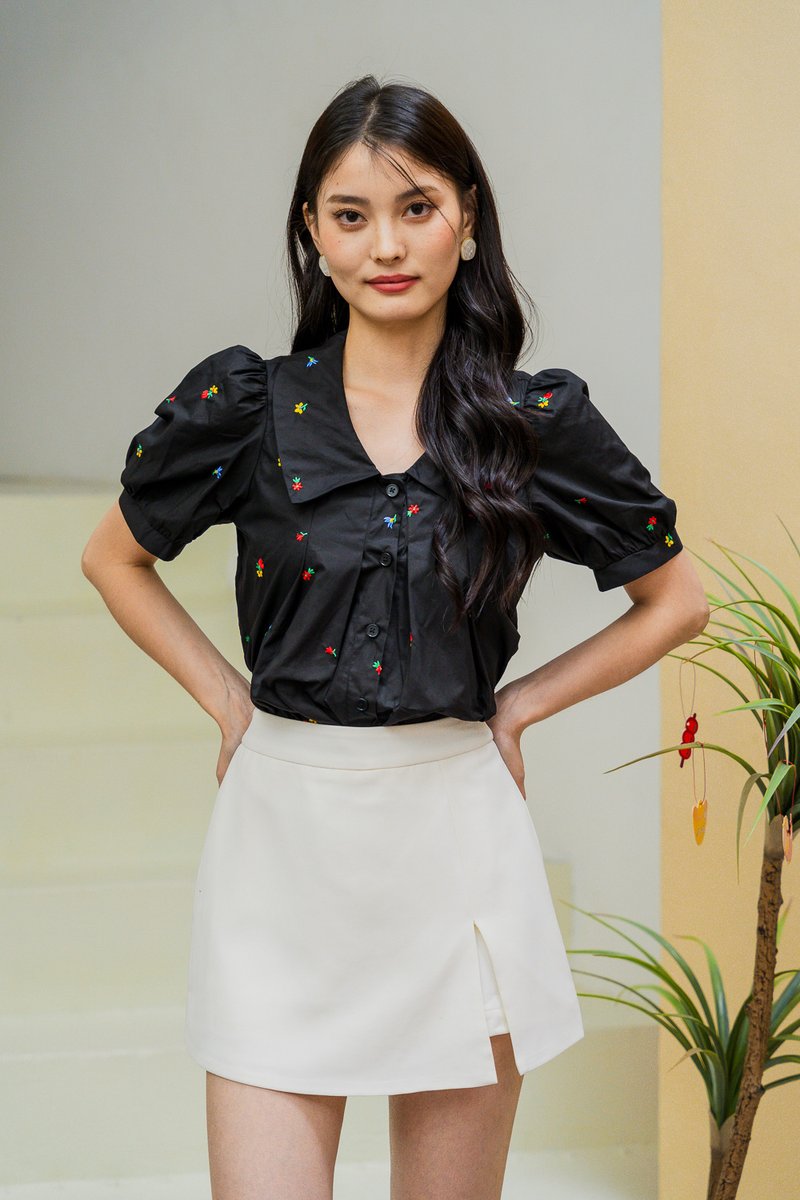 Petal Peterpan Collar Embroidered Top In Black (XS)