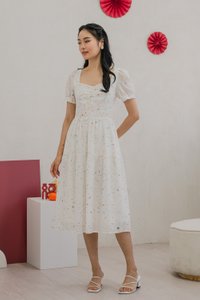 Clarity Smocked Back Sweetheart Midi Dress in White (XS)