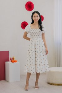 Lucy Pineapple Puff Sleeve Smocked Midi Dress in White (XS)