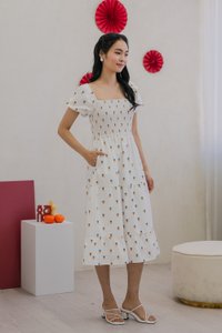 Lucy Pineapple Puff Sleeve Smocked Midi Dress in White (XS)