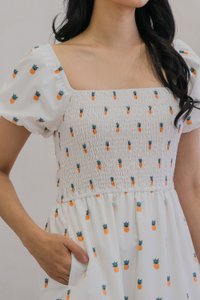 Lucy Pineapple Puff Sleeve Smocked Midi Dress in White (XS)