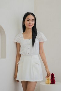 Quaint Coquette Pleated Skort In White (XS)