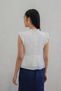 Sweeny Swiss Dot Pintuck Button Top In White (XL)
