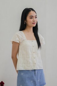 Evette Eyelet Ribbon Button Top In Cream (XS)