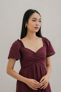 Surrey Embroidery Sweetheart Midi Dress In Wine