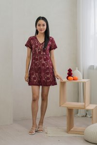 Lynette Contrast Lace Tiered Dress In Wine