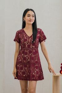 Lynette Contrast Lace Tiered Dress In Wine