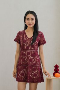 Lynette Contrast Lace Tiered Dress In Wine