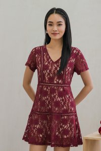 Lynette Contrast Lace Tiered Dress In Wine