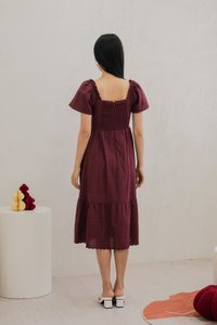 Surrey Embroidery Sweetheart Midi Dress In Wine