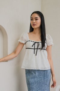Finnley Floral Eyelet Ribbonette Top In White