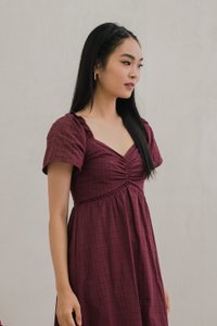 Surrey Embroidery Sweetheart Midi Dress In Wine