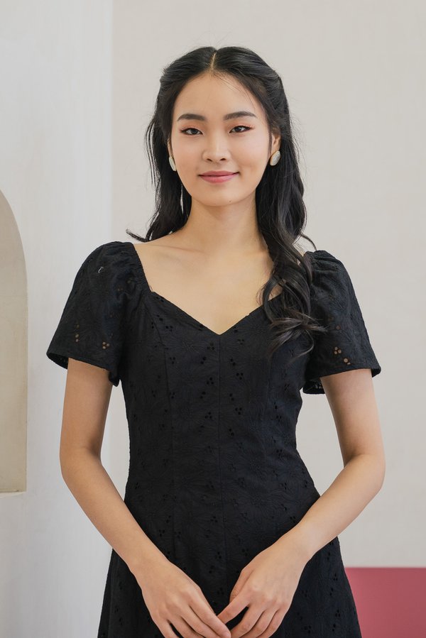 Viva Eyelet V-neck Midi Dress in Black (XS)