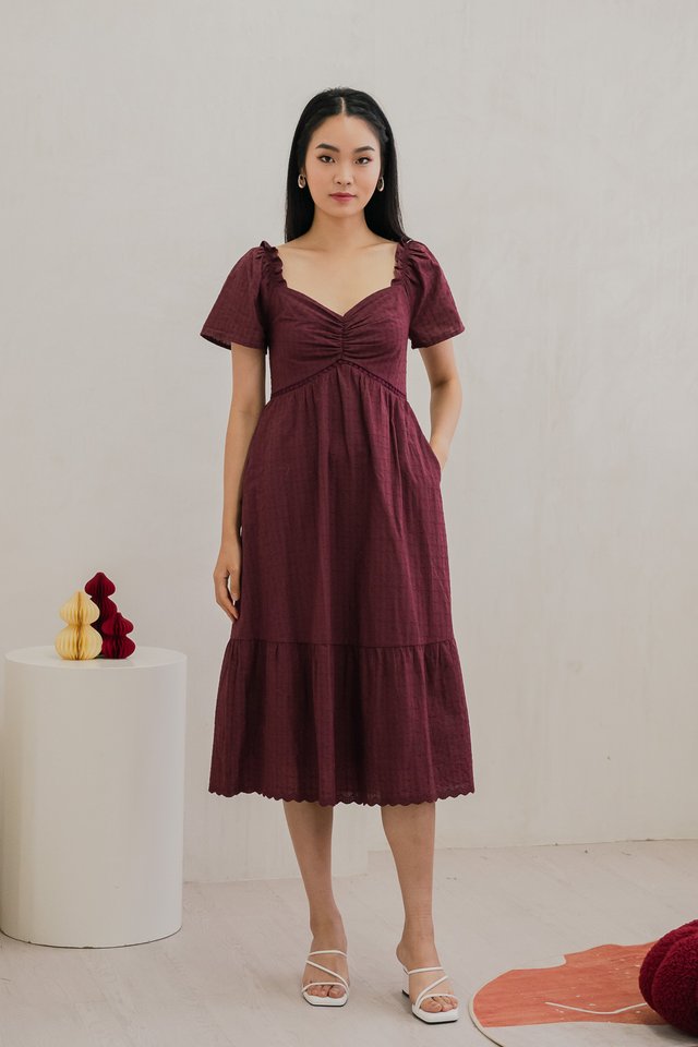 Surrey Embroidery Sweetheart Midi Dress In Wine