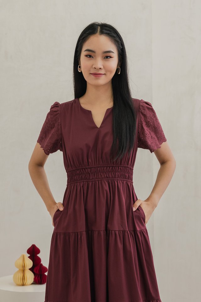 Monti Mix Fabric Tiered Midi Dress In Wine