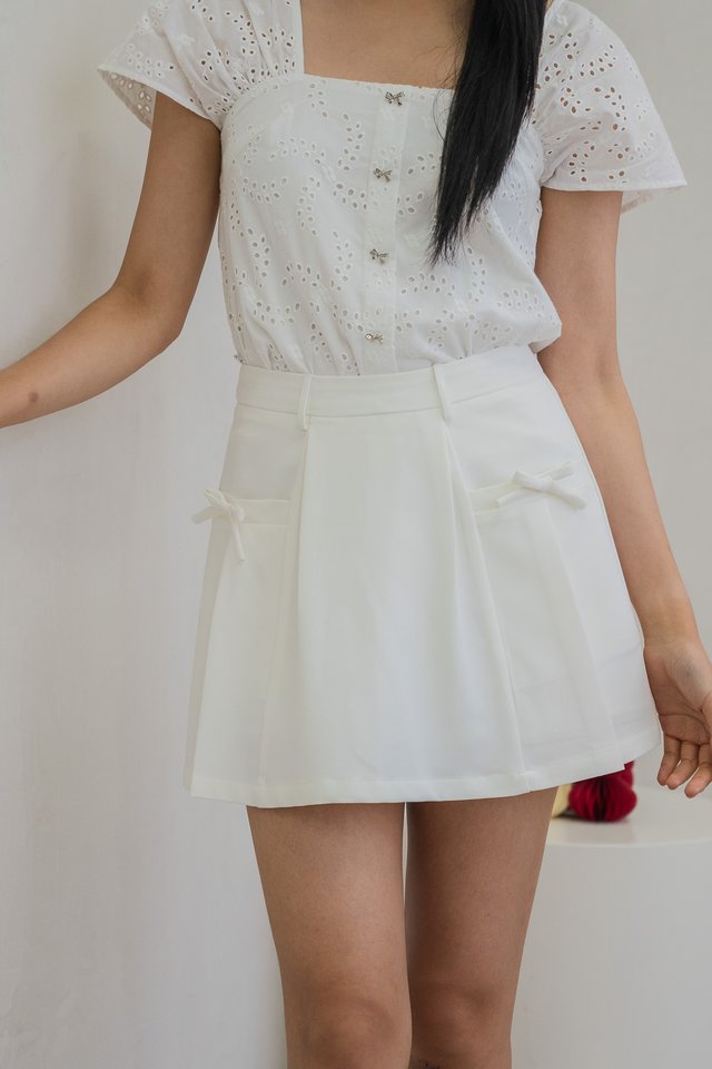 Quaint Coquette Pleated Skort In White