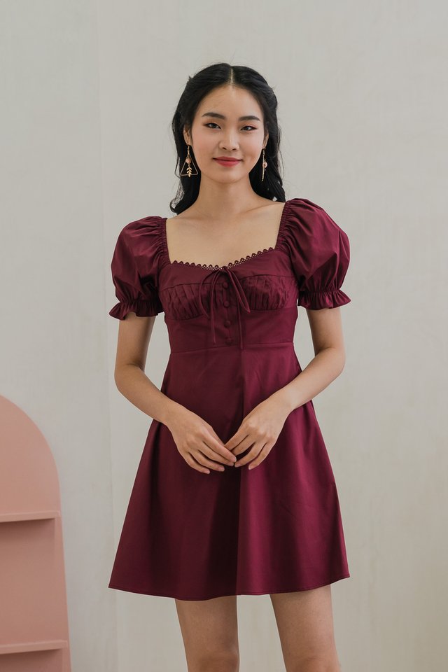 Prism Pleated Crochet Puff Sleeve Dress In Wine