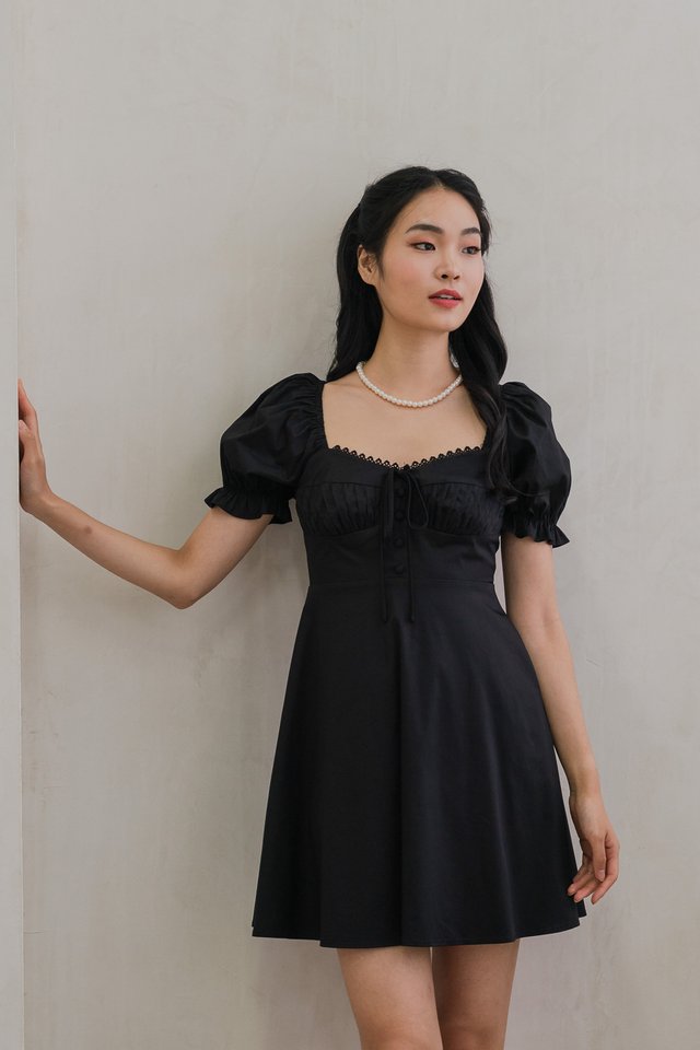 Prism Pleated Crochet Puff Sleeve Dress In Black