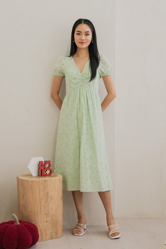 Eberta Eyelet Sweetheart Midi Dress In Apple Green
