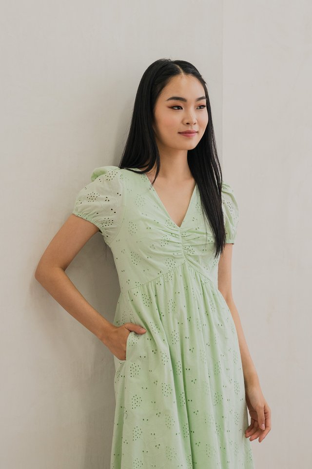 Eberta Eyelet Sweetheart Midi Dress In Apple Green