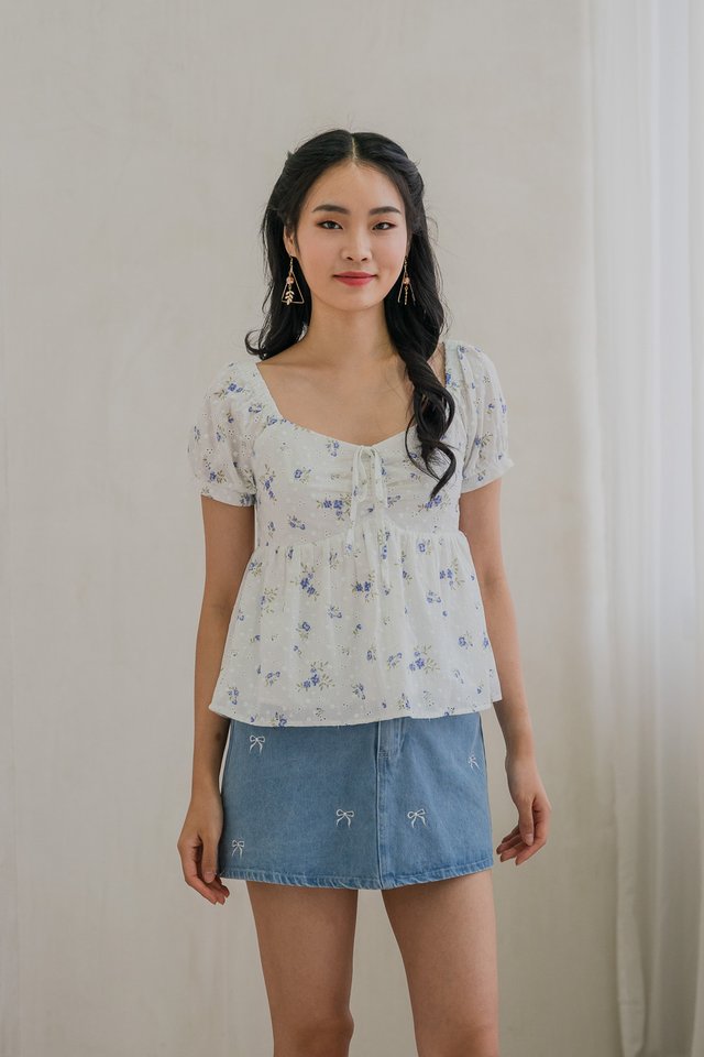 Blooming Eyelet Sweetheart Ribbon Top In Blue