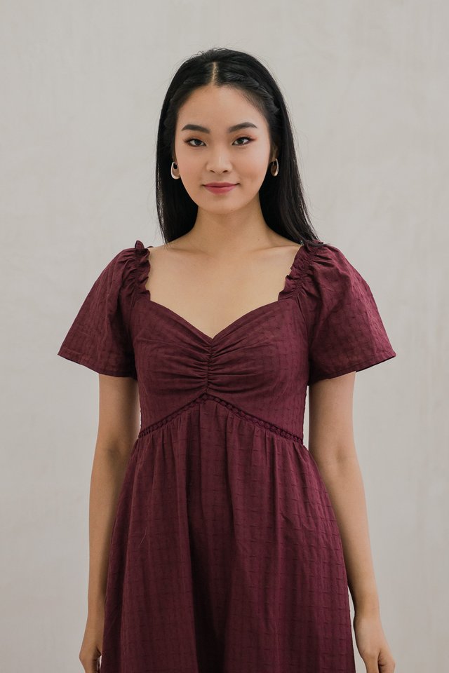 Surrey Embroidery Sweetheart Midi Dress In Wine