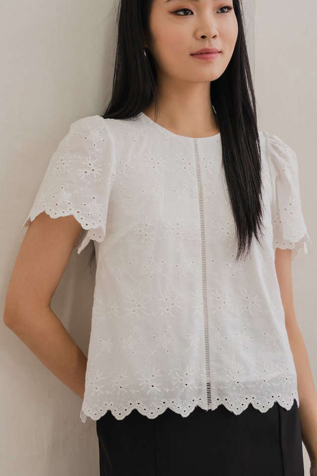 Shea Eyelet Scallop Hem Top In White