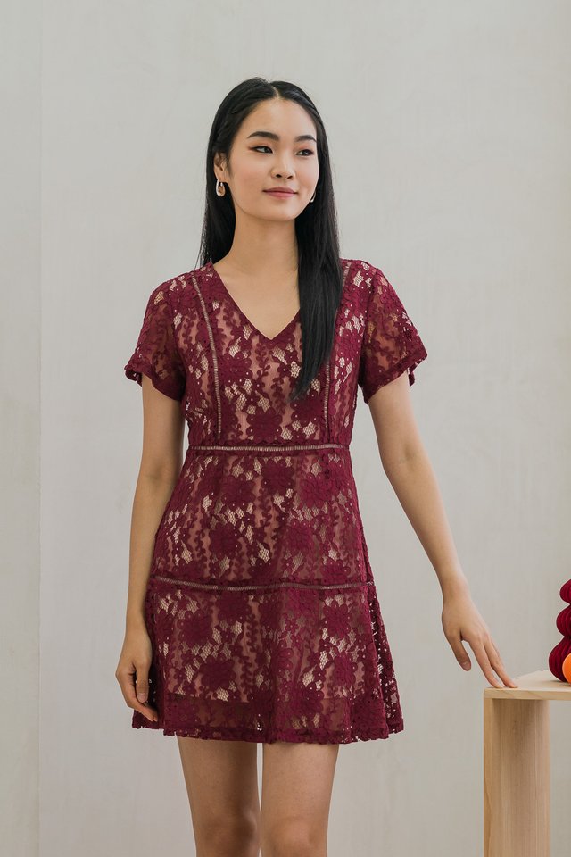 Lynette Contrast Lace Tiered Dress In Wine