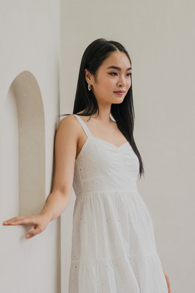 Tinsel Embroidery Sweetheart Tiered Midi Dress In White