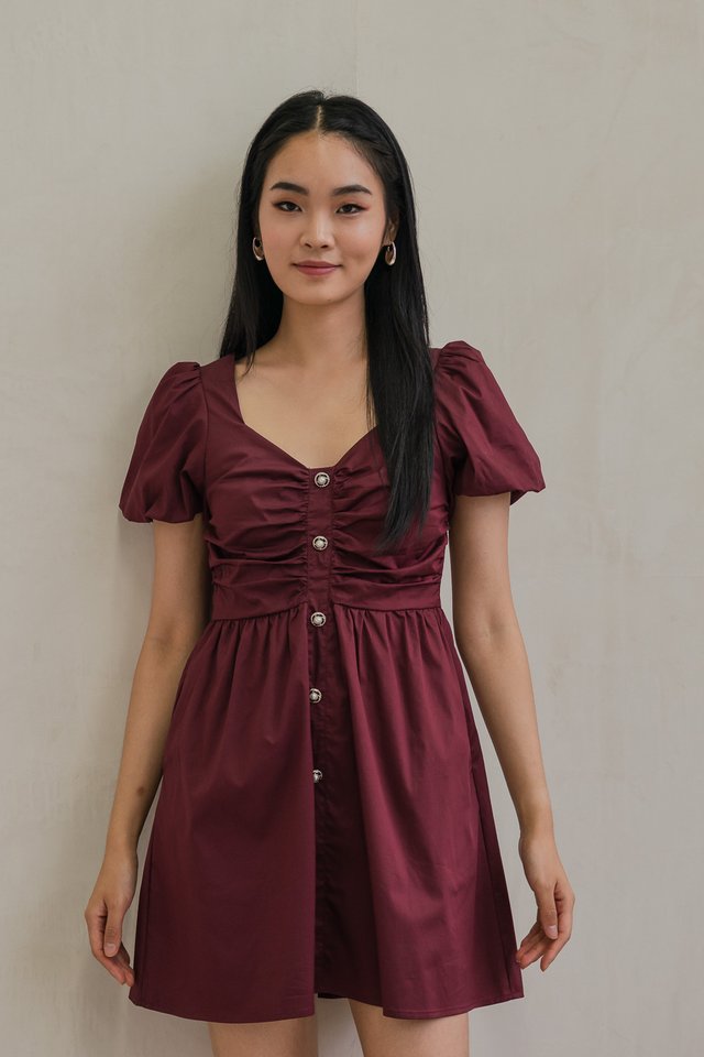Rianna Ruched Button Puff Sleeve Dress In Wine