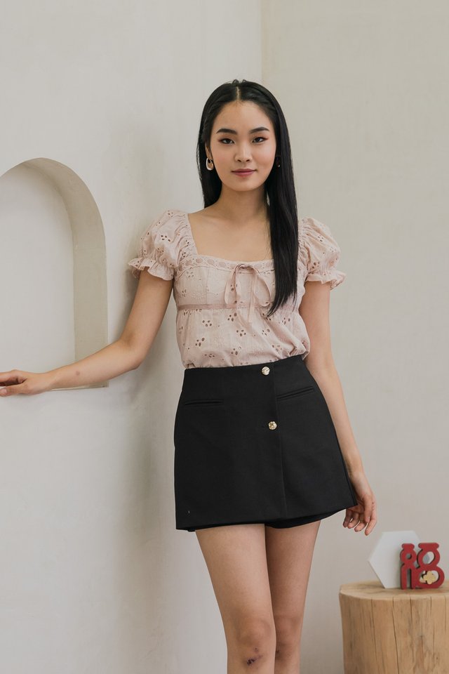 Finnley Floral Eyelet Ribbonette Top In Dusty Pink