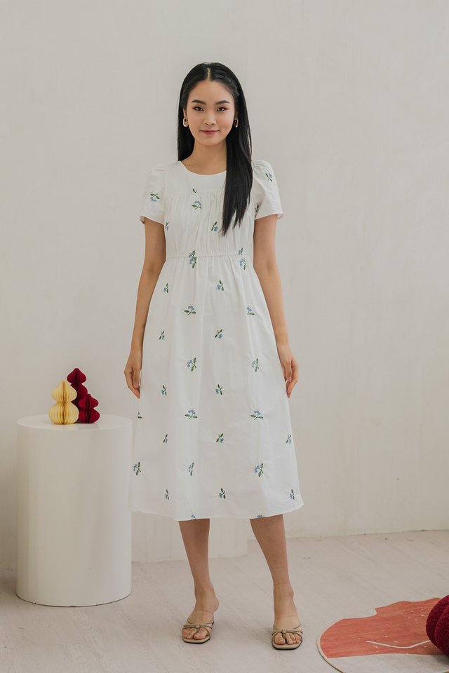 Friya Floral Embroidery Midi Dress In White