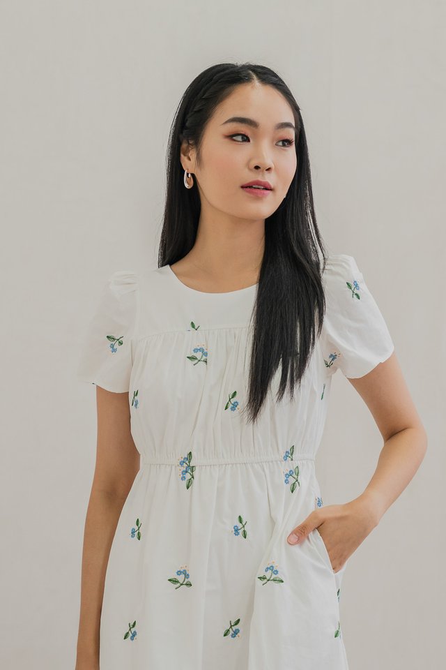 Friya Floral Embroidery Midi Dress In White