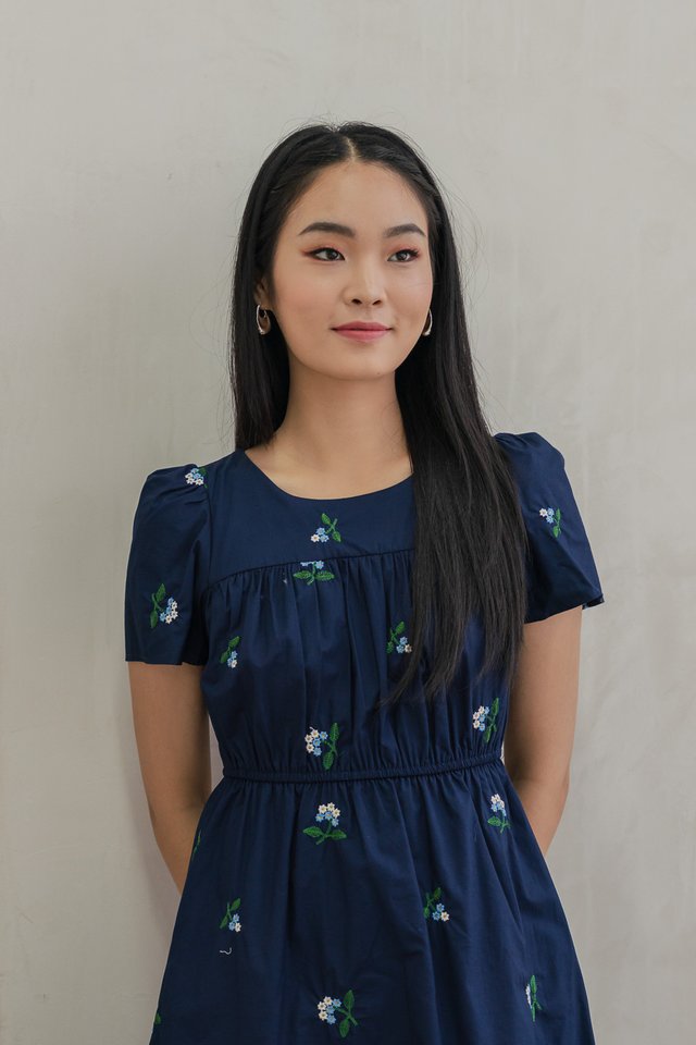 Friya Floral Embroidery Midi Dress In Navy