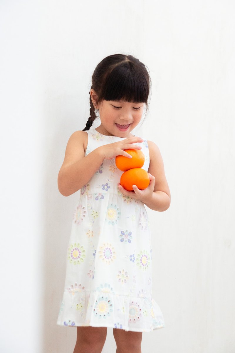Lumina Eyelet Kids Dress In White (Size 2)