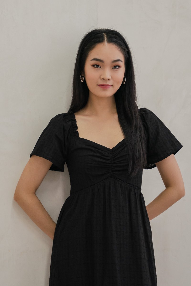 Surrey Embroidery Sweetheart Midi Dress In Black