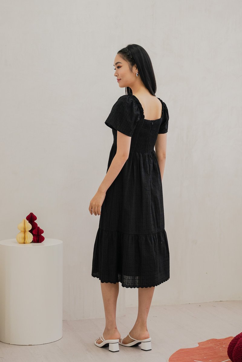 Surrey Embroidery Sweetheart Midi Dress In Black