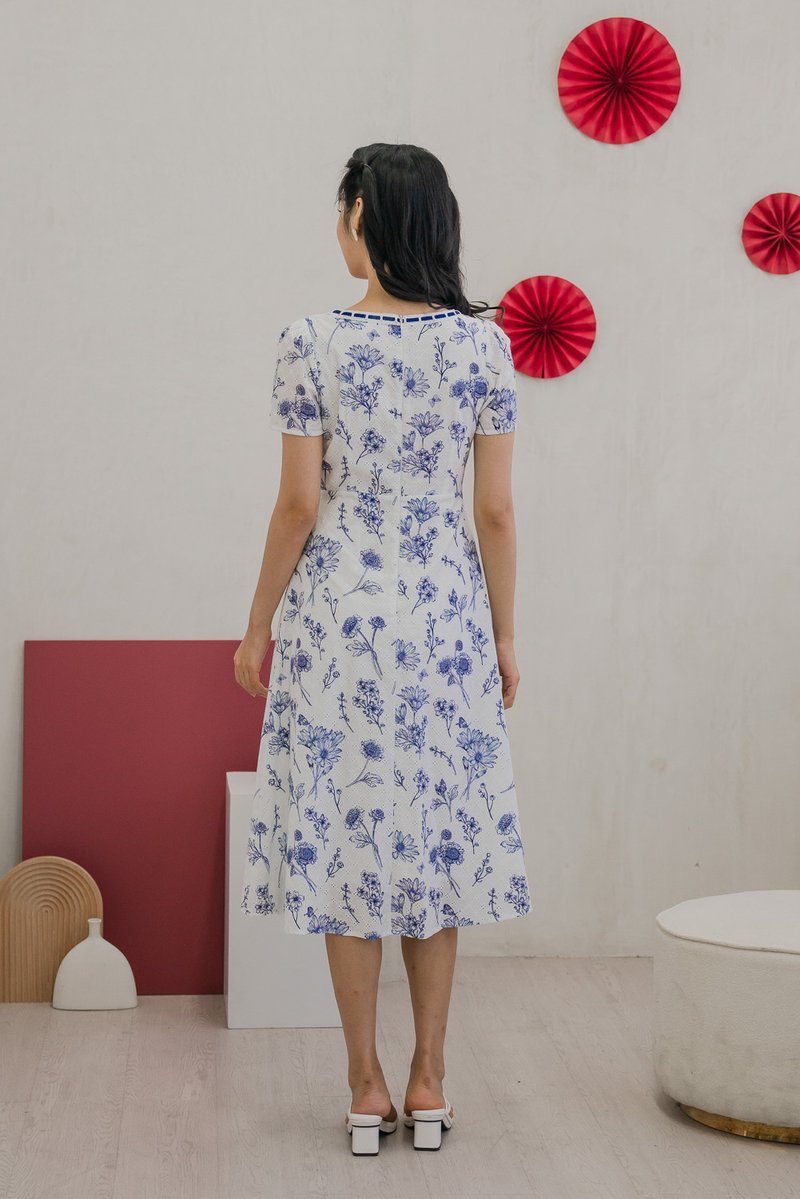 Taffy Eyelet Toile Ribbonette Midi Dress in Navy (XS)