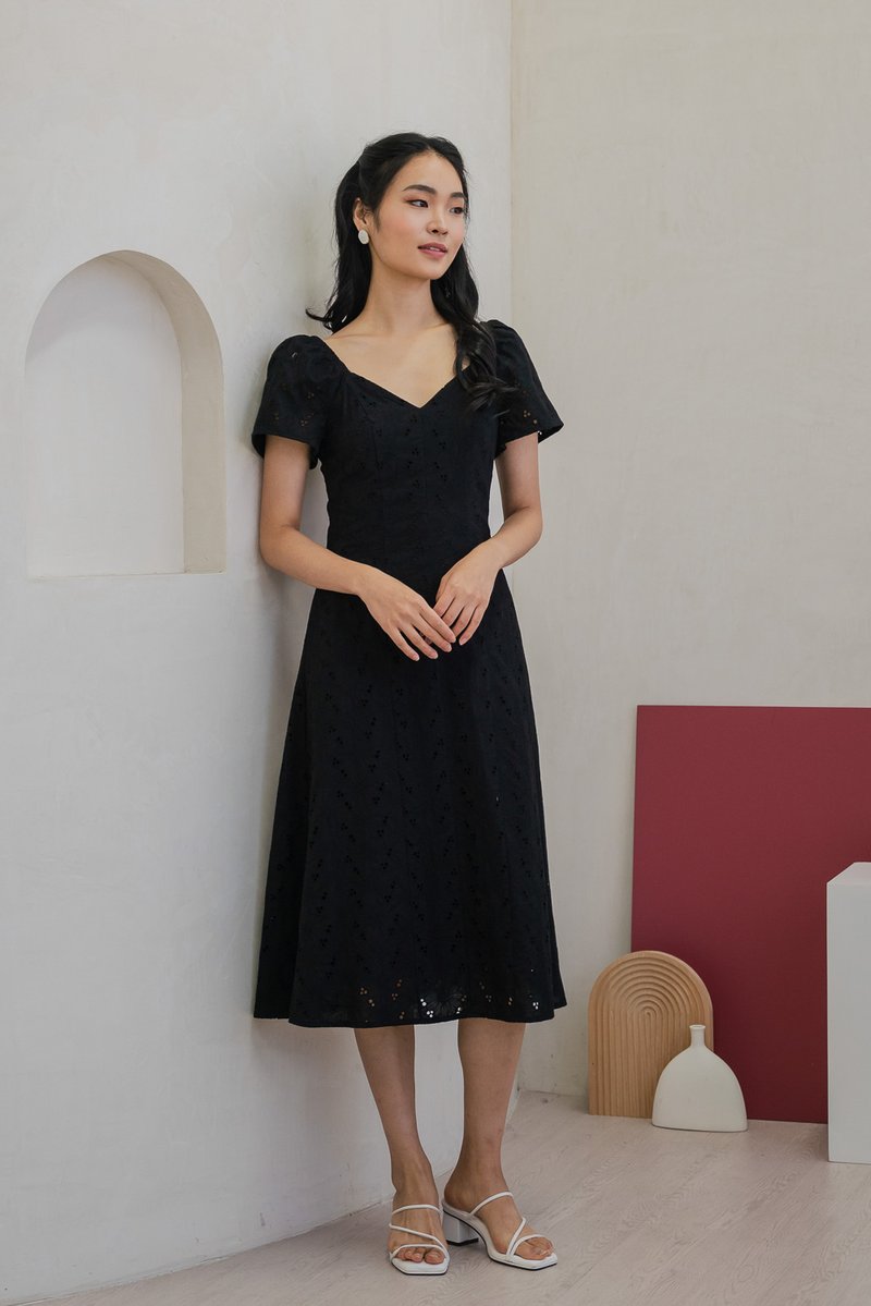 Viva Eyelet V-neck Midi Dress in Black (XS)