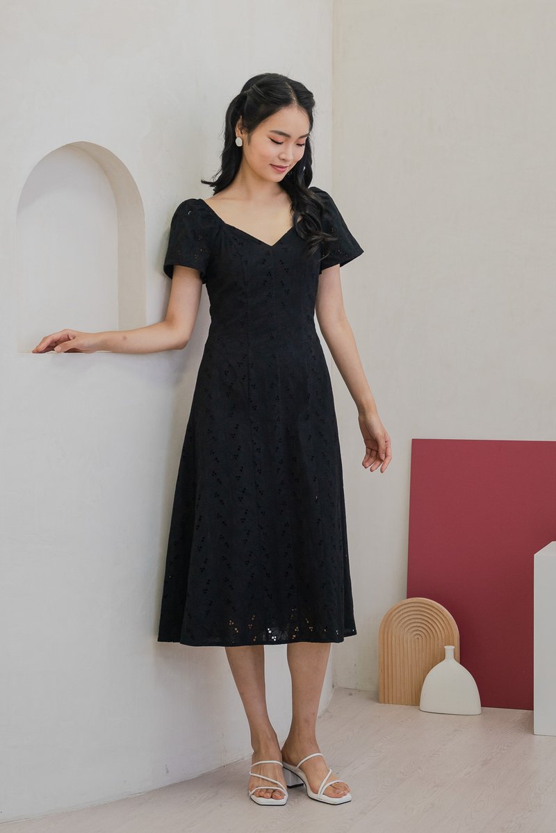 Viva Eyelet V-neck Midi Dress in Black (XS)