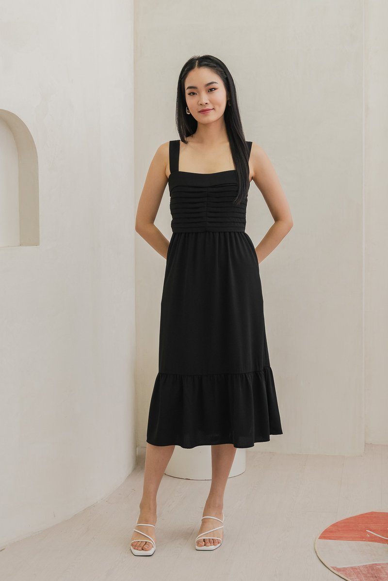 Pola Pleated Midi Dress In Black