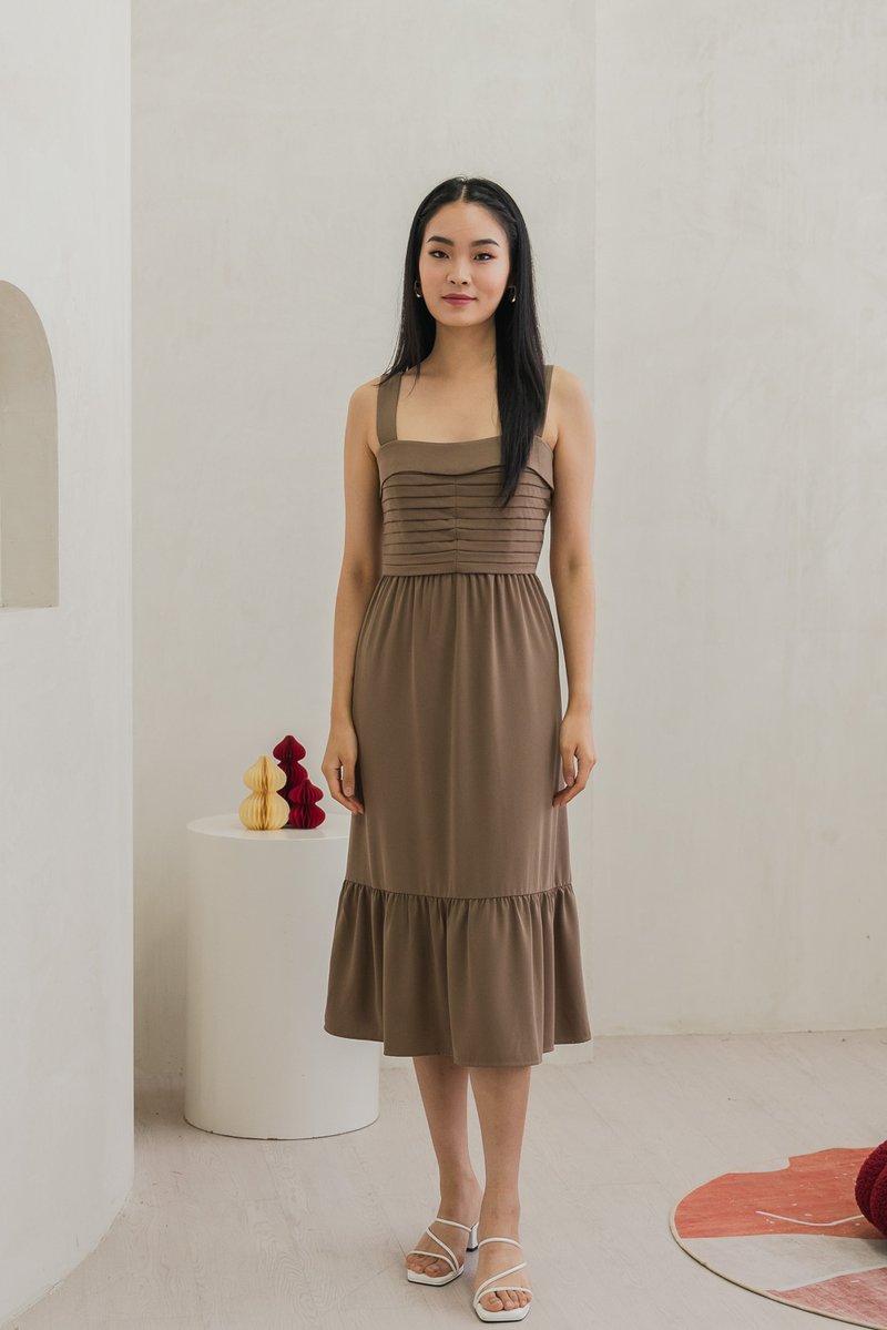 Pola Pleated Midi Dress In Khaki