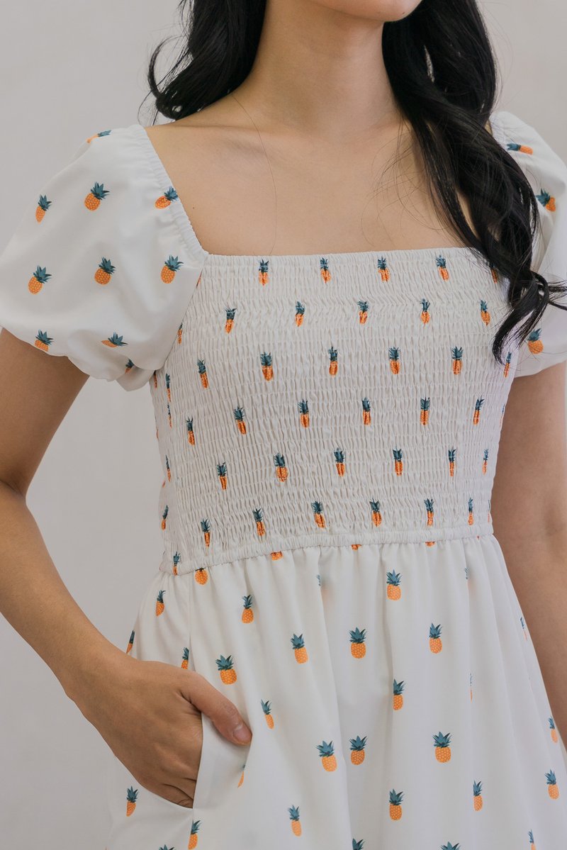 Lucy Pineapple Puff Sleeve Smocked Midi Dress in White (XS)