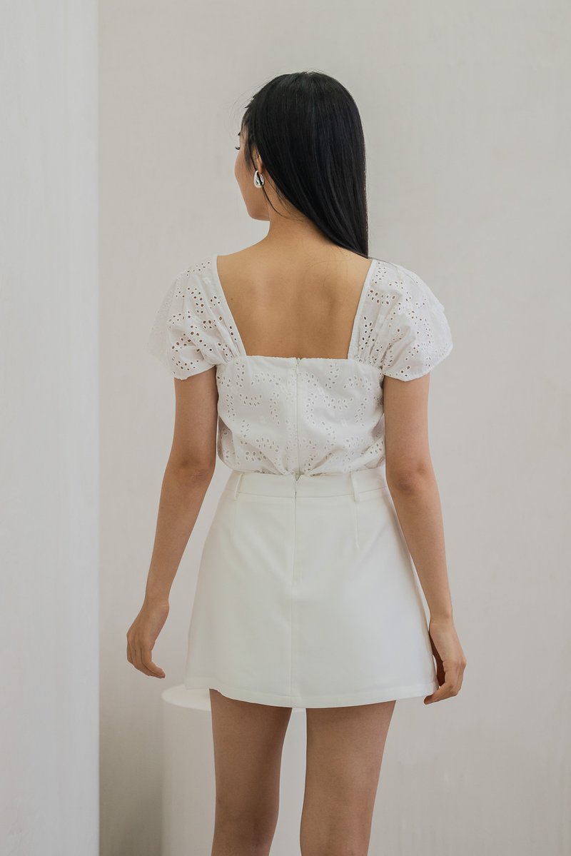 Quaint Coquette Pleated Skort In White (XS)