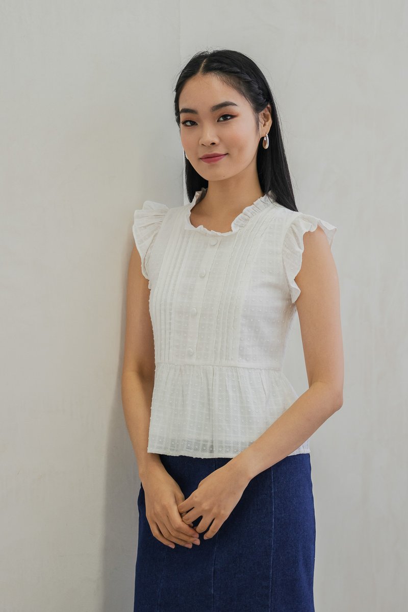 Sweeny Swiss Dot Pintuck Button Top In White (XL)