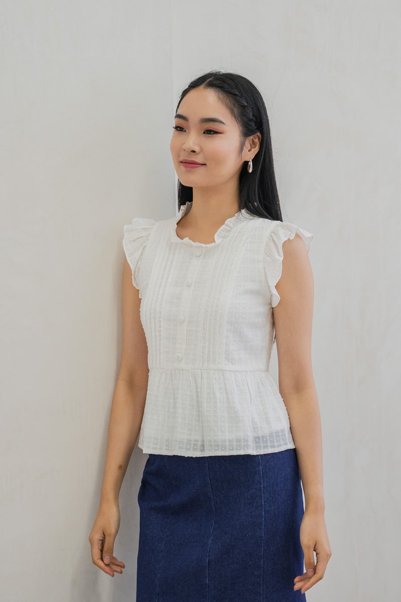 Sweeny Swiss Dot Pintuck Button Top In White (XL)